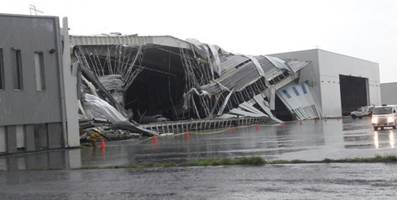Así quedó el hangar del Aeropuerto de Monterrey tras los fuertes vientos