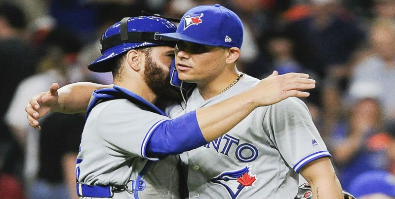 Roberto Osuna llegó a 29 salvados en Grandes Ligas