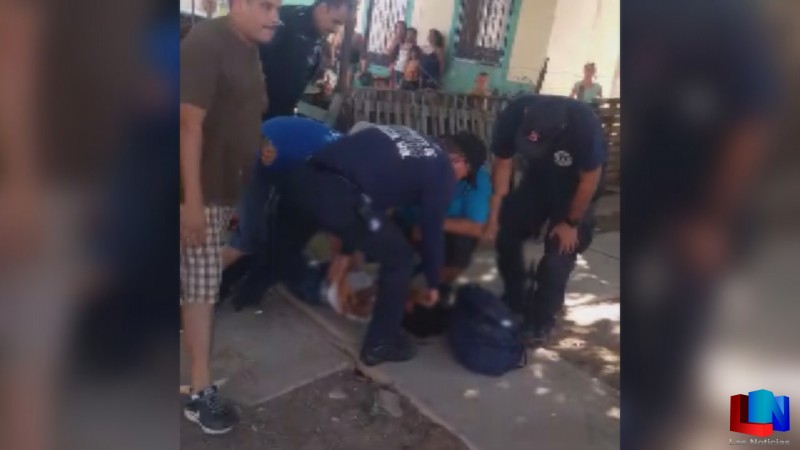 Se electrocutó niño al subir a un árbol