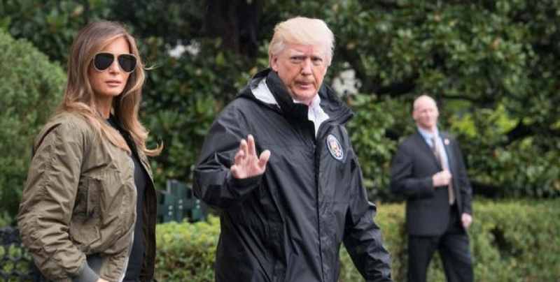 Melania Trump usa tacones al visitar afectados por huracán 'Harvey'