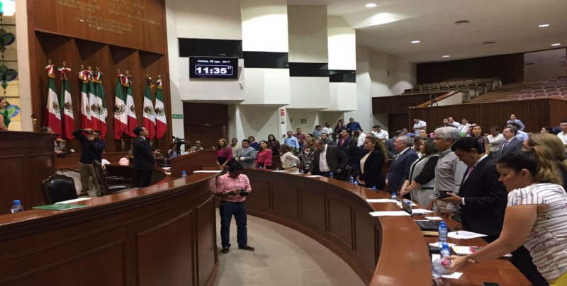 Sacan convocatoria de la orden del día en el Congreso