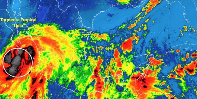 Alerta roja en Sinaloa por tormenta 'Lidia'