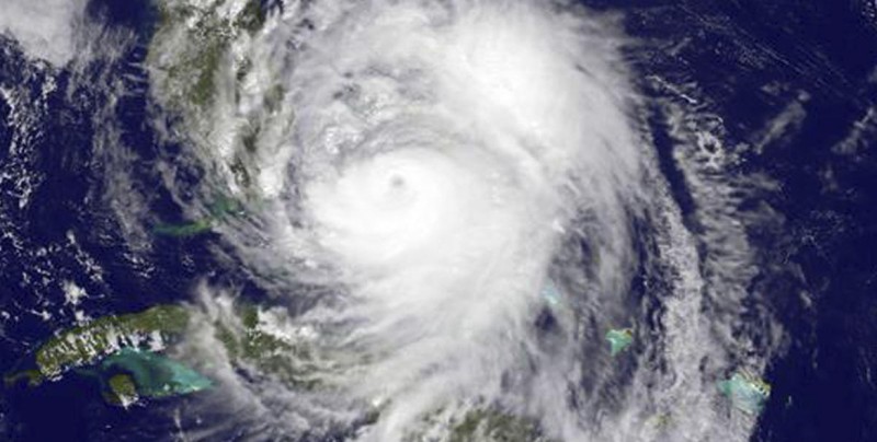 #Video Avión cruza el ojo del huracán Irma