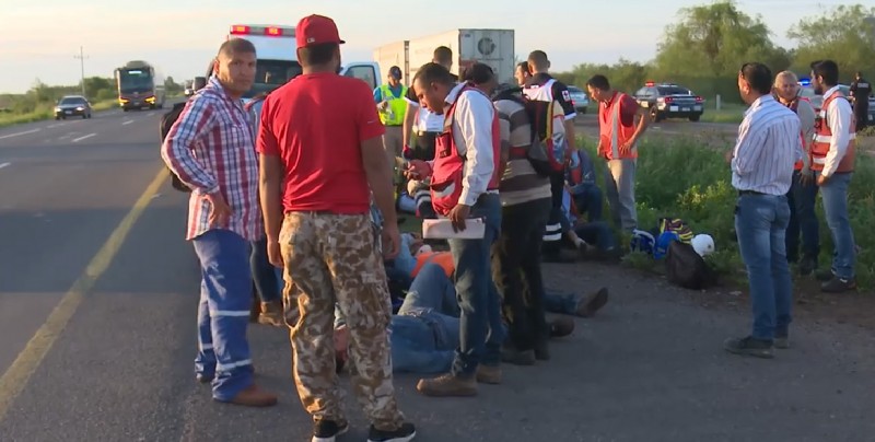 Chocan dos camiones de pasajeros en la México 15