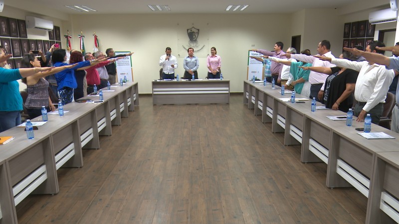 Toma protesta consejo municipal de participación social en la educación