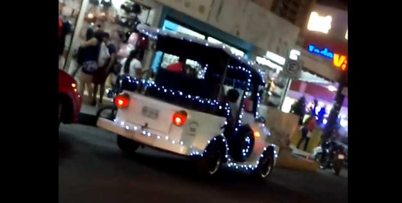 Hasta las pulmonías se ponen navideñas en Mazatlán