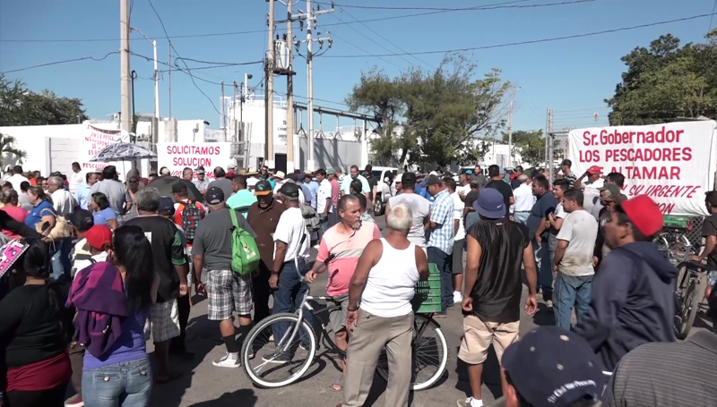 Protestan pescadores en Mazatlán