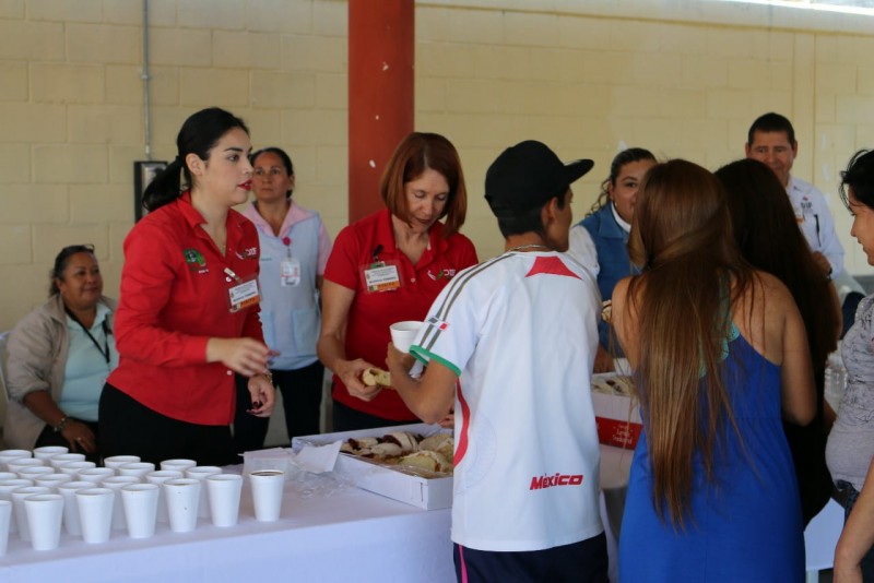 Entrega DIF Municipal apoyos invernales