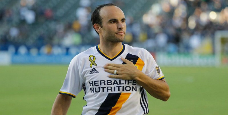 Landon Donovan sale del retiro para jugar con León