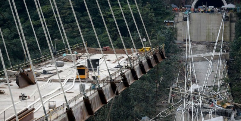 Puente colapsado difundido en redes no es el Baluarte