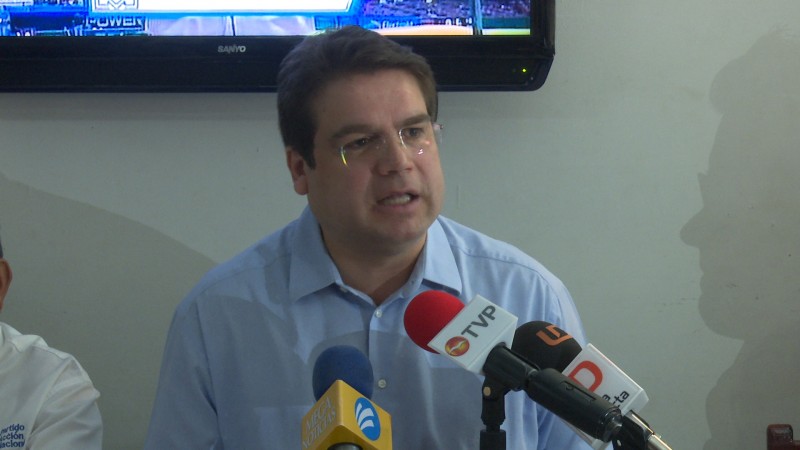 Lanza Roberto Cruz convocatoria para elegir a suplente en candidatura