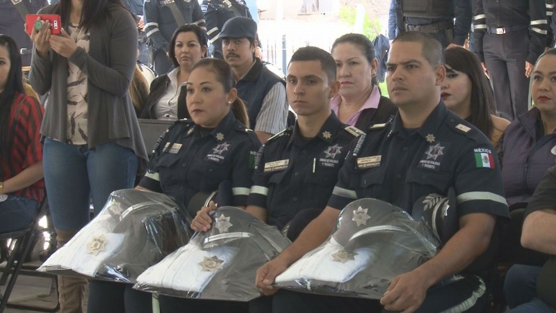 Reciben elementos policíacos de Culiacán equipamiento