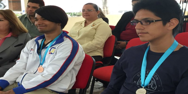 Ganan segundo y tercer lugar en Olimpiada Nacional Biología