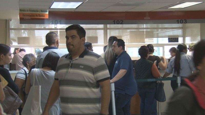 Pocos contribuyentes en la USE