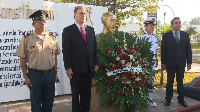 Conmemoran 101 aniversario de la constitución política