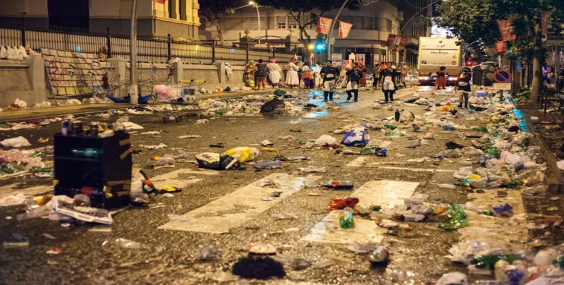 Resultado de imagen de basura carnaval de rio de janeiro 2020