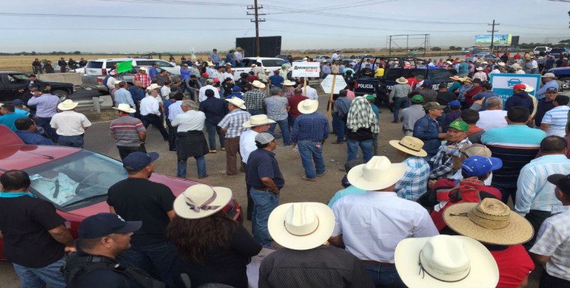 Productores realizan bloqueo en la ExpoAgro Sinaloa 2018