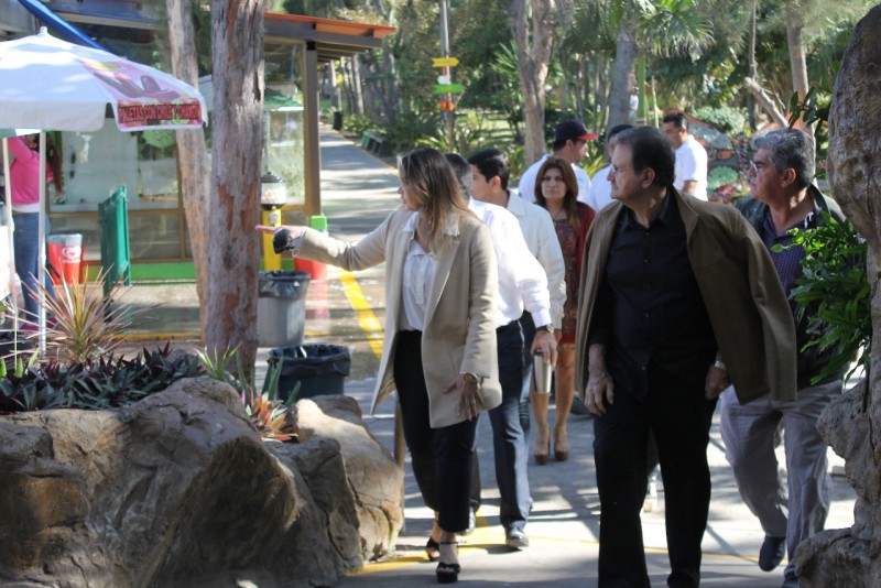 Recorre Alcalde las instalaciones del Acuario