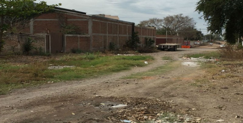 Otra vez esta sucia la calle Constituyente Rafael Martínez