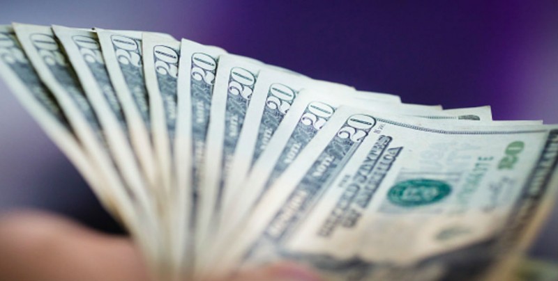 Dólar alcanza los 19.28 pesos