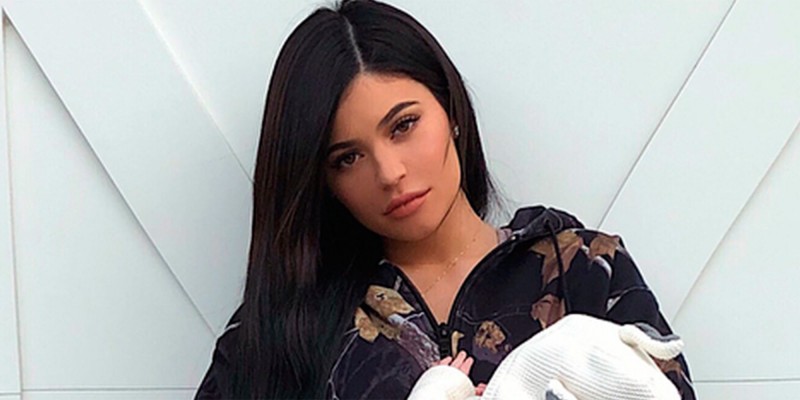 Kylie Jenner comparte la primera imagen del rosotro de Stormi