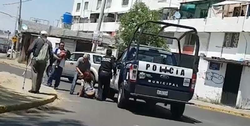 #Video Patrulla atropella a mujer y su bebé en Puebla