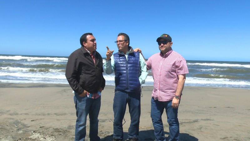 Trabajan en la limpieza de playas para semana santa