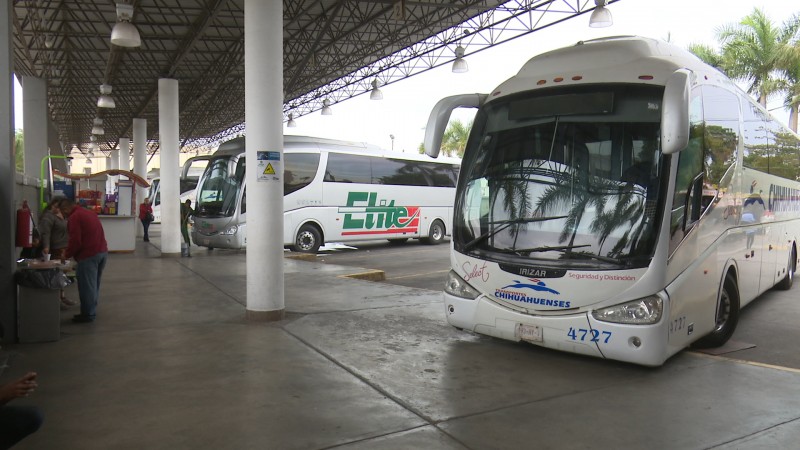Baja afluencia de pasajeros en centrales de autobuses