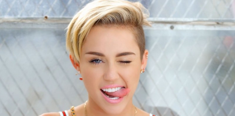 #Fotos Miley Cyrus vestida como 'conejito' de Pascua