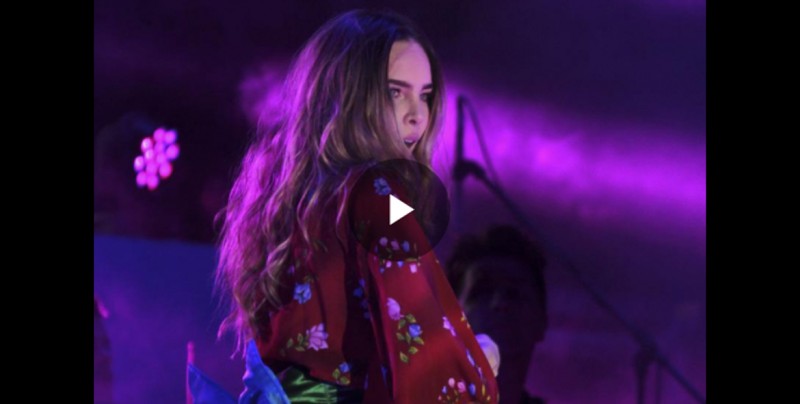 #Video Vuelven a pedirle a Belinda que cante 'El Sapito' y así reaccionó