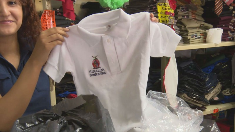 Gobierno otorgará anticipo a fabricantes de uniformes escolares gratuitos