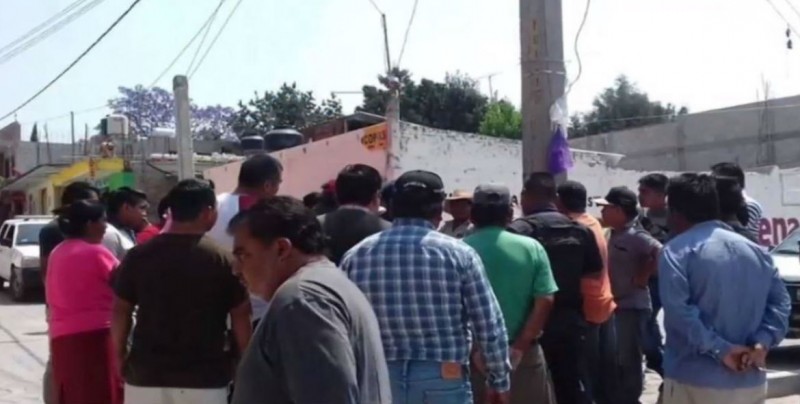 Linchan y queman a cuatro presuntos delincuentes en Puebla