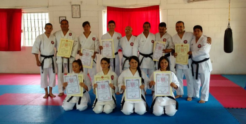Certifican a 14 Karatecas de la UAS