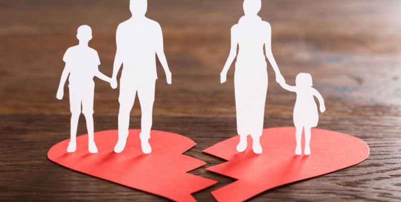 Hombre con 9 hijos se divorcia al enterarse de que siempre fue estéril