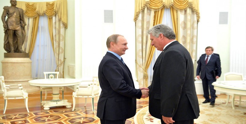 Putin ofrece ayuda a Díaz-Canel para la modernización de Cuba