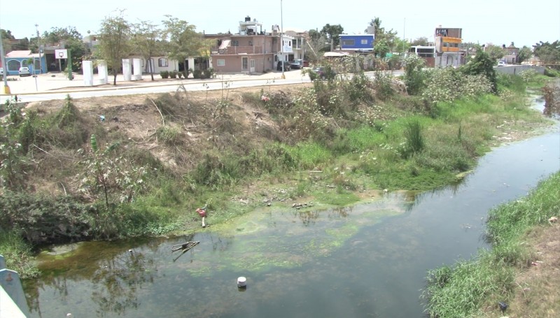 Inicia limpieza de canales, para evitar inundaciones