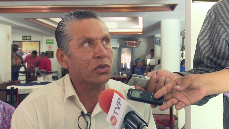 Líder Camacho pide descuentos en predial para todos los ahomenses
