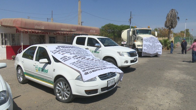 Gasolineros se manifiestan en las instalaciones de Pemex