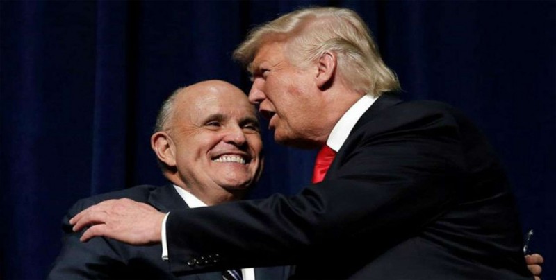 Giuliani dice que Trump no tendría que cumplir citación judicial de Mueller