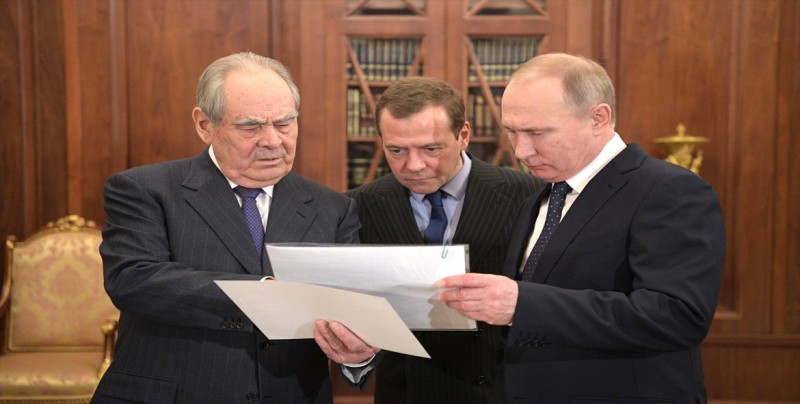 Putin regresa a Duma para presentar candidatura de Medvédev a primer ministro