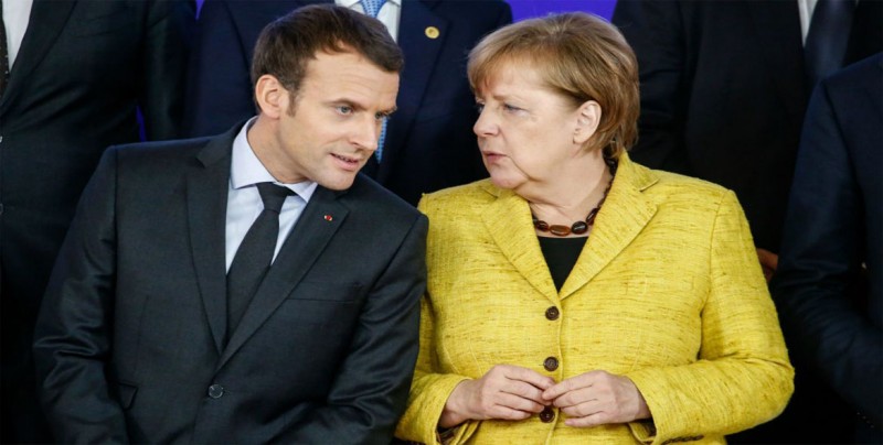 Macron presiona a Merkel para reformar Europa al recibir el Premio Carlomagno