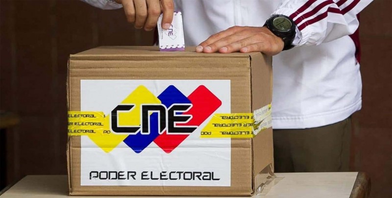 Adversarios de Maduro denuncian "violaciones" a leyes electorales en comicios