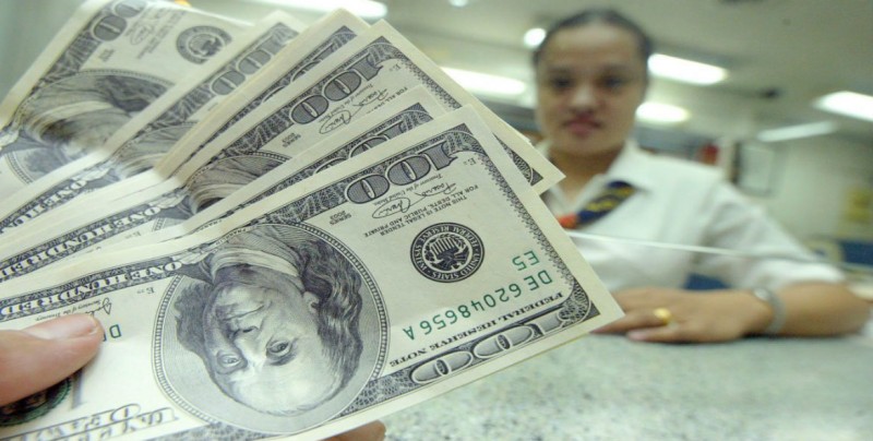 Precio del dólar rompe barrera de 20 pesos por unidad