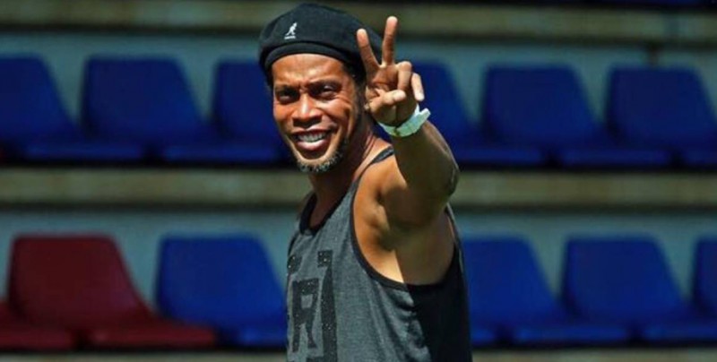 Ronaldinho se casará con dos mujeres