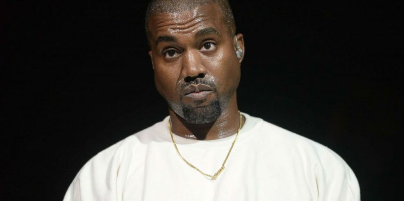 Kanye West utiliza foto polémica del baño de Whitney Houston para su nuevo álbum