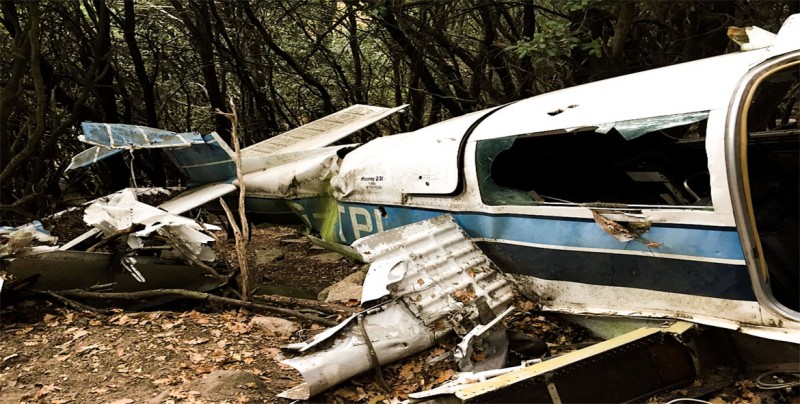 Al menos dos personas mueren tras estrellarse su aeronave en Guatemala