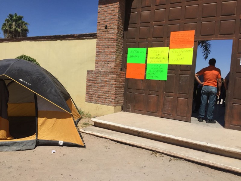 Con huelga de hambre exigen destitucion de la rectora de la  UAIS
