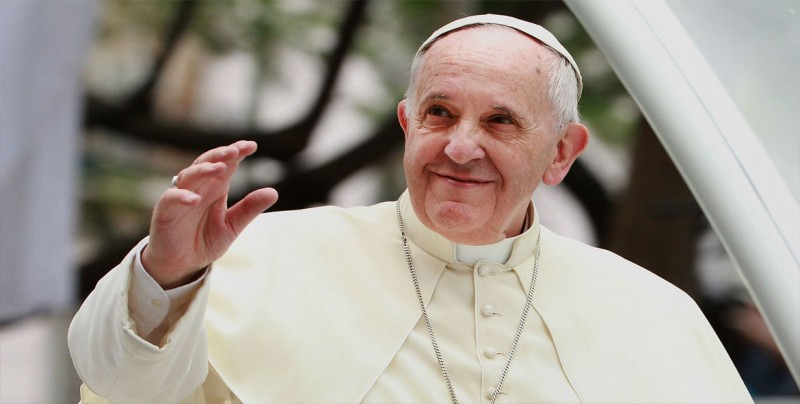 El papa insta a no convertir las redes sociales en "un lugar de alienación"