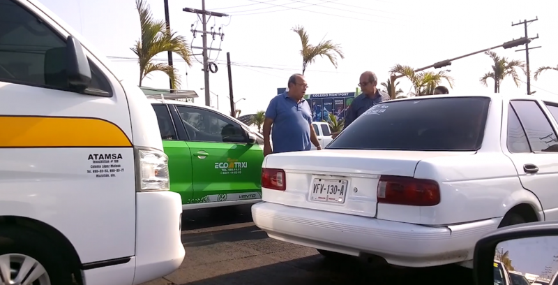 Taxis Verdes bloquean unidad de ATAMSA por segunda vez