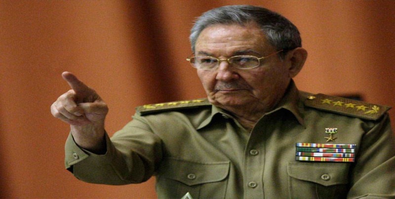 Raúl Castro pide a altos cargos de Partido Comunista enfocarse en la economía